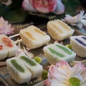 Alternative view of SNOW SKIN Taro (Bánh dẻo khoai môn)