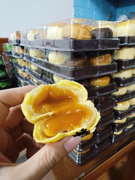 Lava Egg Pastry (Bánh nướng trứng chảy ngàn lớp) SET 6pcs - Image 3